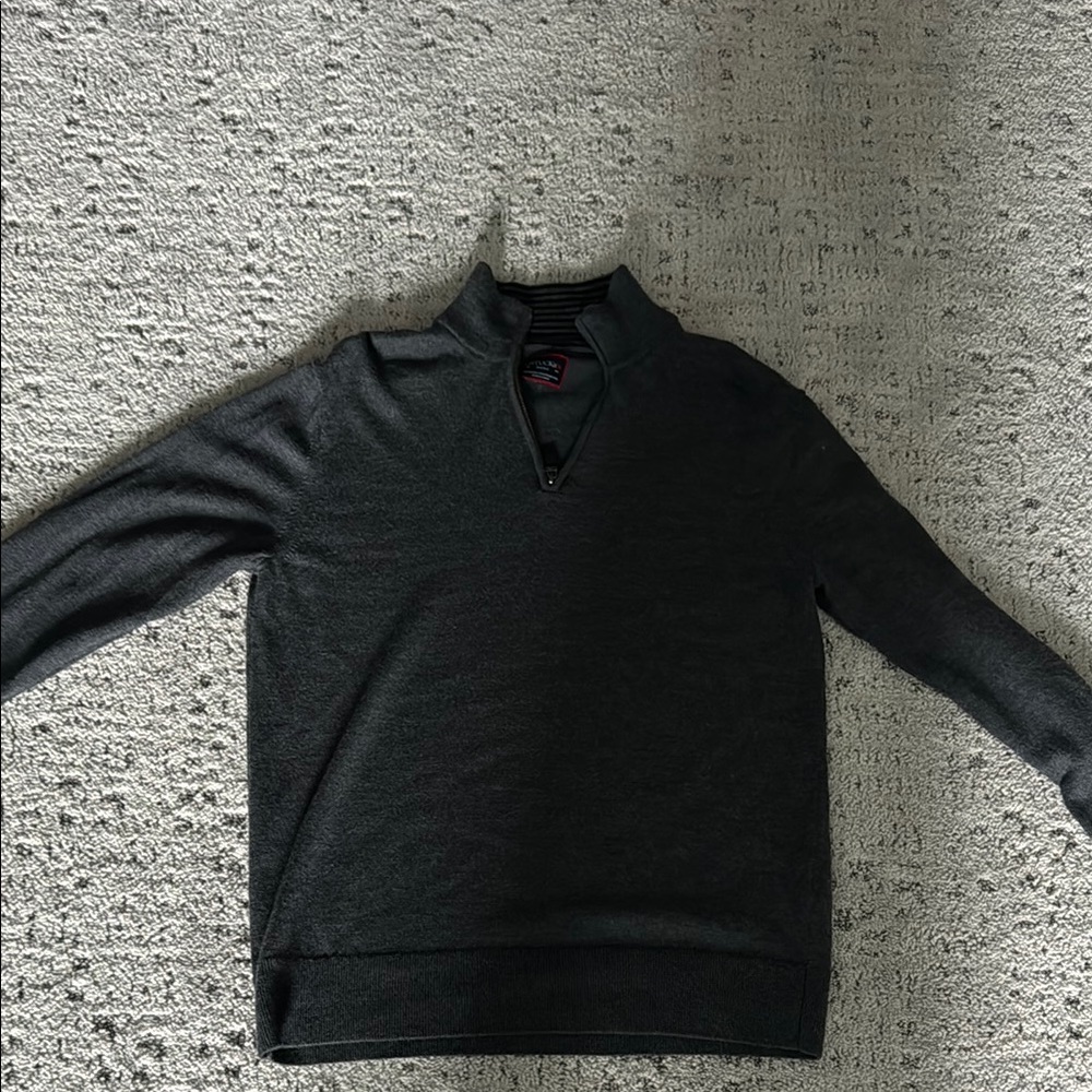 UNTUCKit Black Zip Up Sweater with Smooth Knit Texture